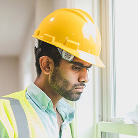 ACERCA DE NOSOTROS worker 3